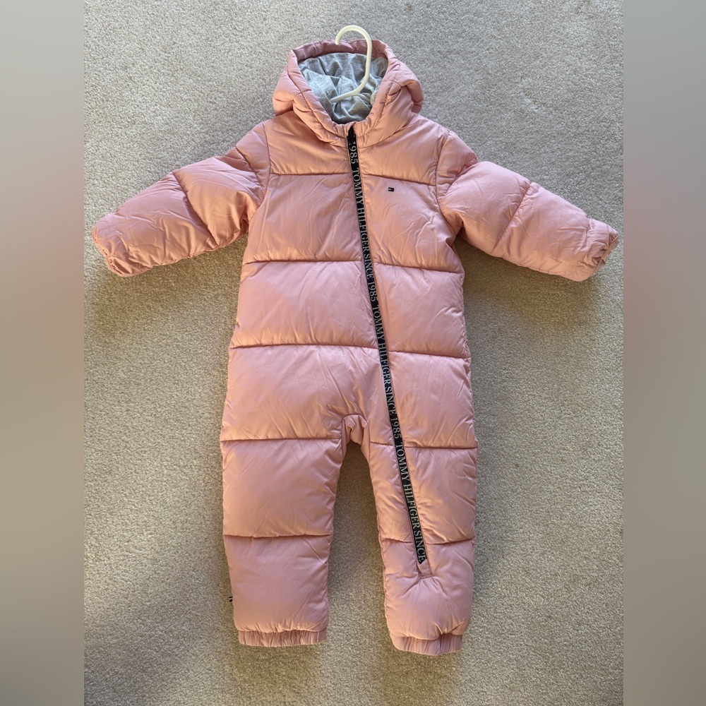 Tommy Hilfinger snow suit 12-18 maanden